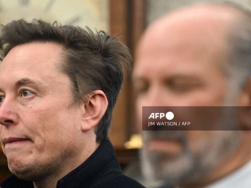 Musk pide cuentas a empleados federales