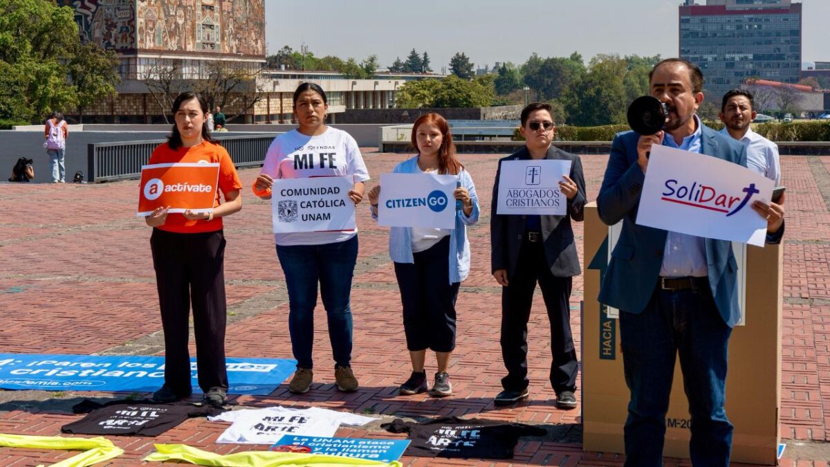 Organizaciones y ciudadanos exigen a la UNAM retirar exposición “La venida del señor”.