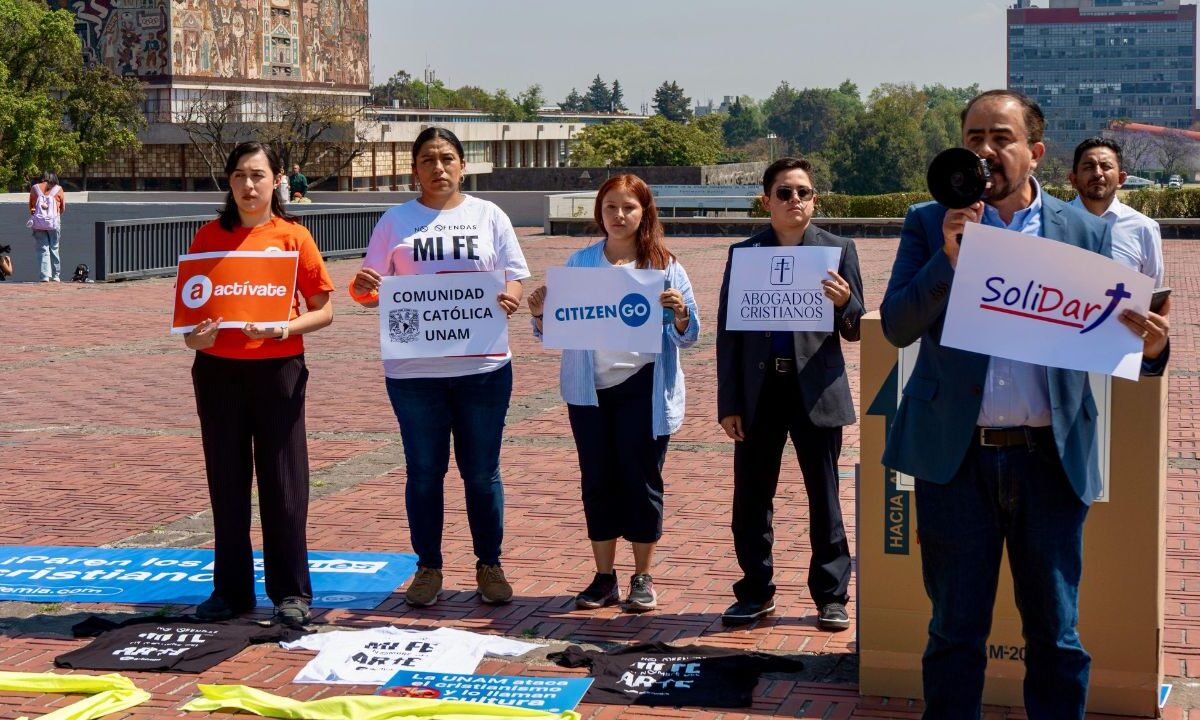 Organizaciones y ciudadanos exigen a la UNAM retirar exposición “La venida del señor”.