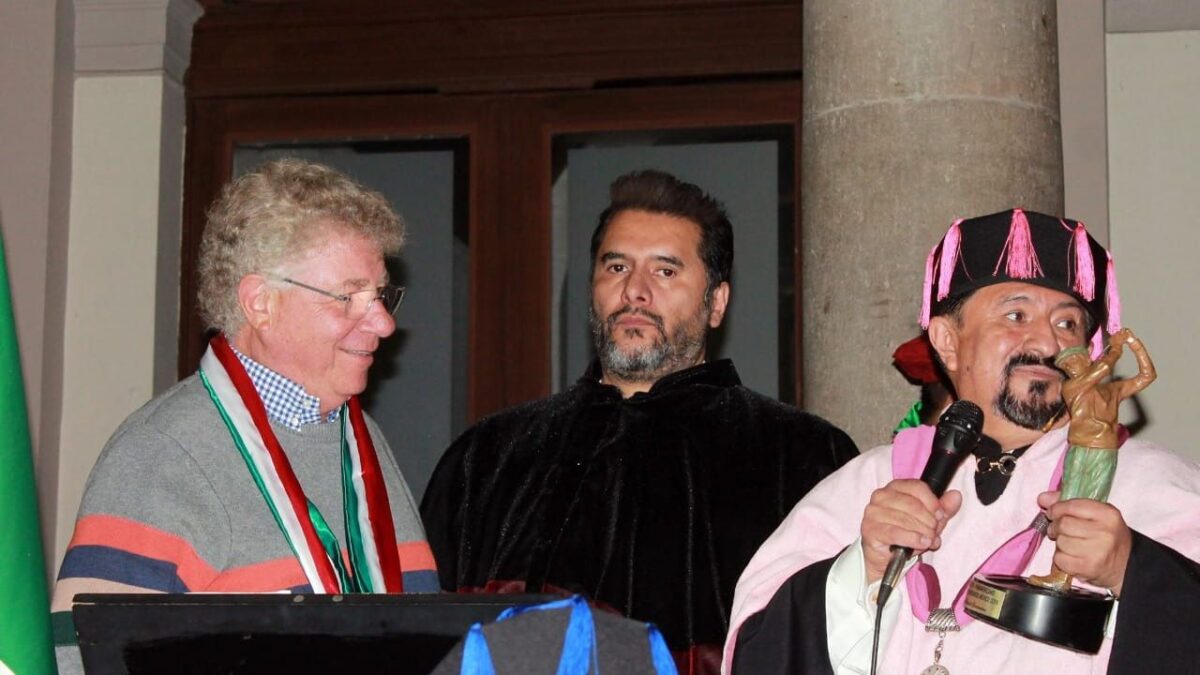 Juan Pablo Penilla, abogado de El Mayo ; Francisco Zea, Lord Molécula y Laura Bozzo tienen algo en común: han recibido premios sin validez.