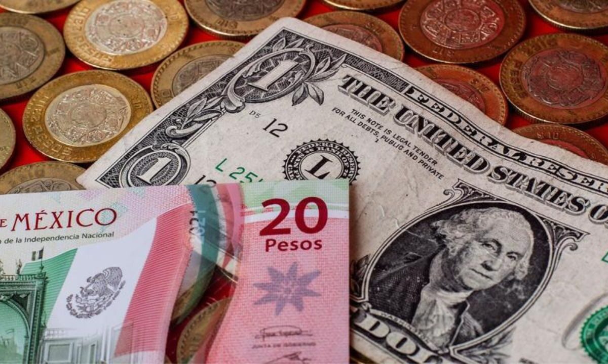 Peso gana 0.16% y toca los 20.43 por dólar