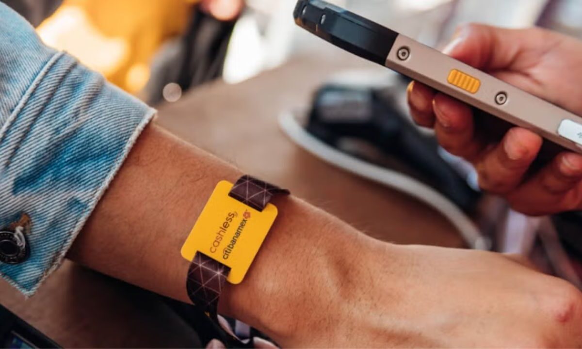 Profeco anuncia cambios para uso de pulseras cashless en festivales