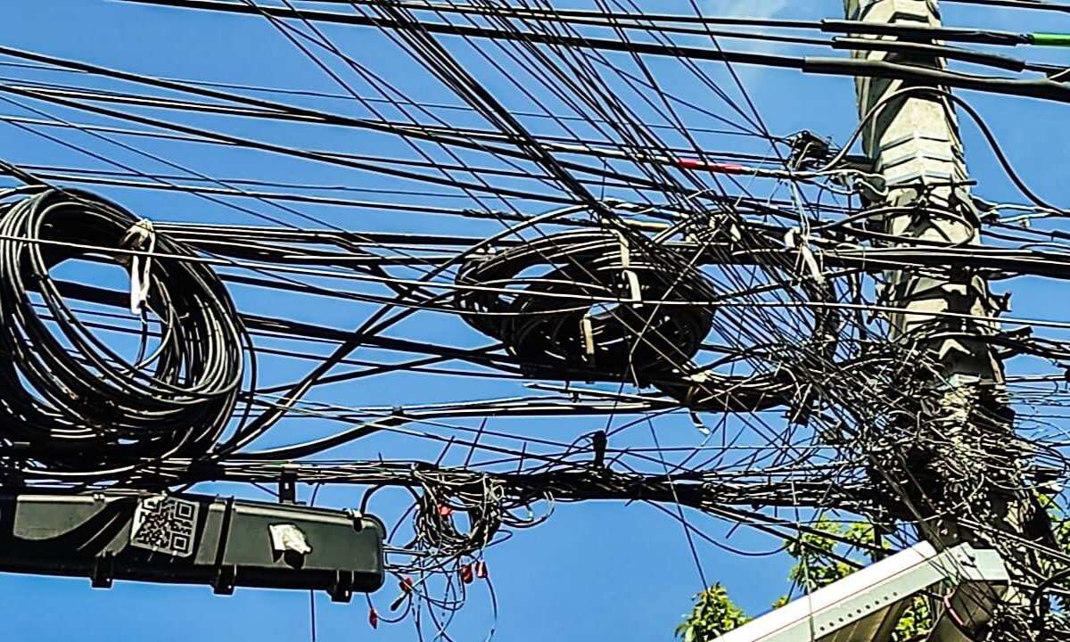 El PAN propuso que las empresas de telecomunicaciones retiren el cableado en desuso en la Ciudad de México.