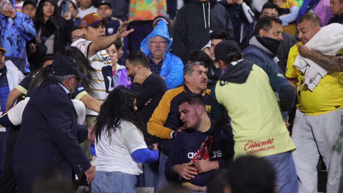 Pumas vs América: Detienen a aficionados en CU