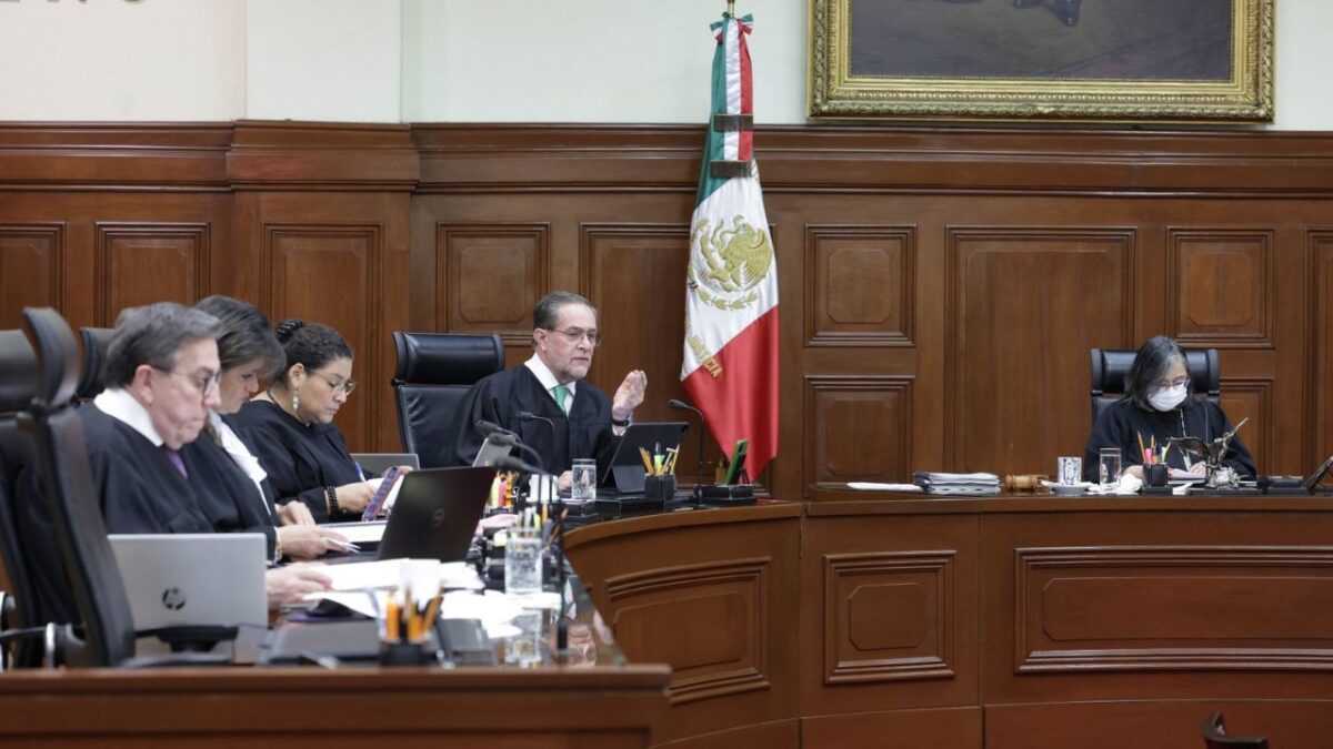 La Asociación Nacional de Magistrados de Circuito y Jueces de Distrito del Poder Judicial de la Federación (JUFED) urgió a la comunidad internacional a que exija la restauración del equilibrio de poderes en México.