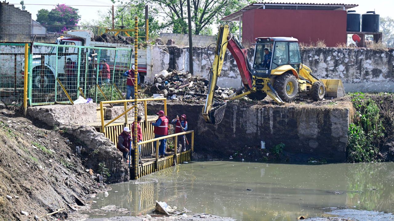 Autoridades del Estado de México realizaron varias labores de limpieza encabezados por la gobernadora