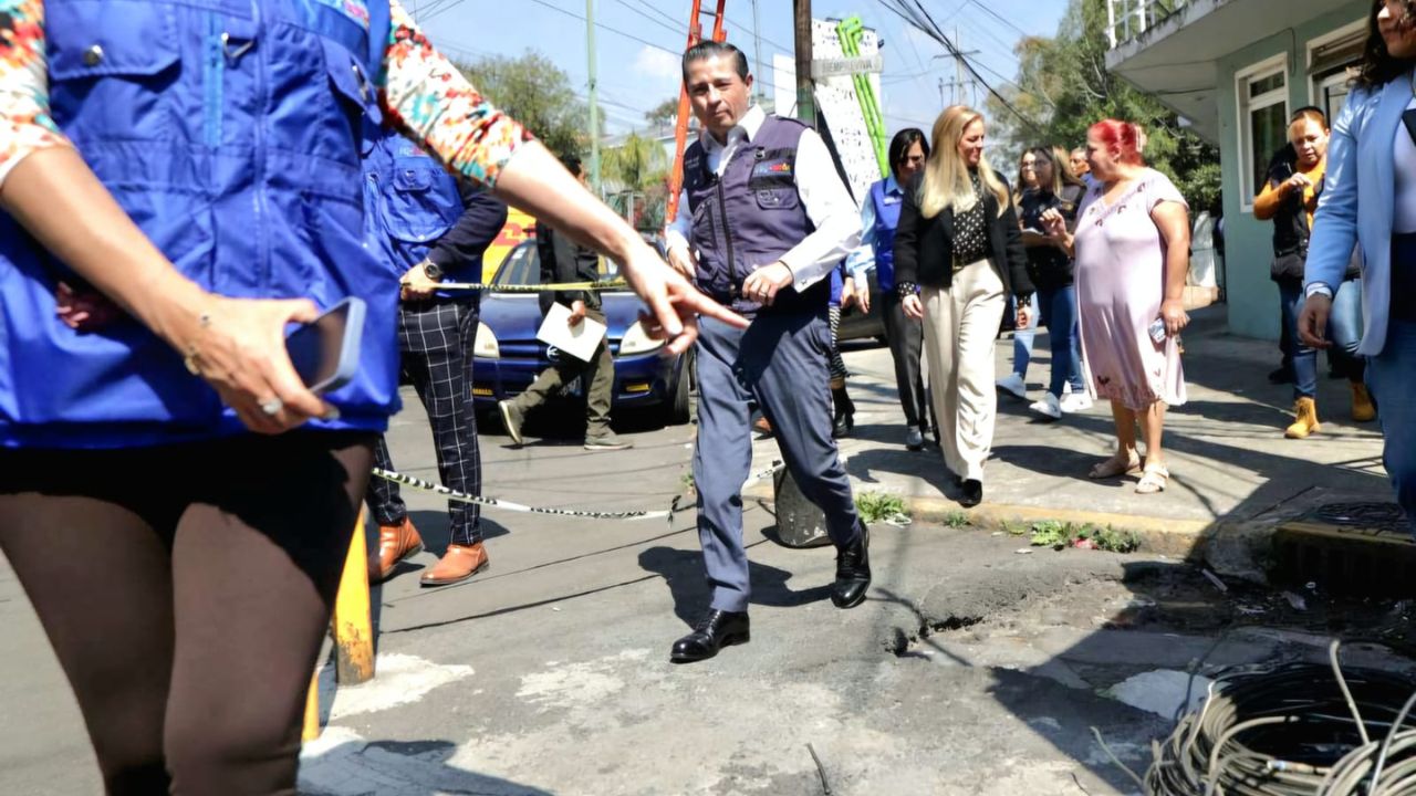 El alcalde de Coyoacán añadió que se han corregido más de 93 mil metros lineales tanto de fibra como de cable coaxial, en altura y tensión.