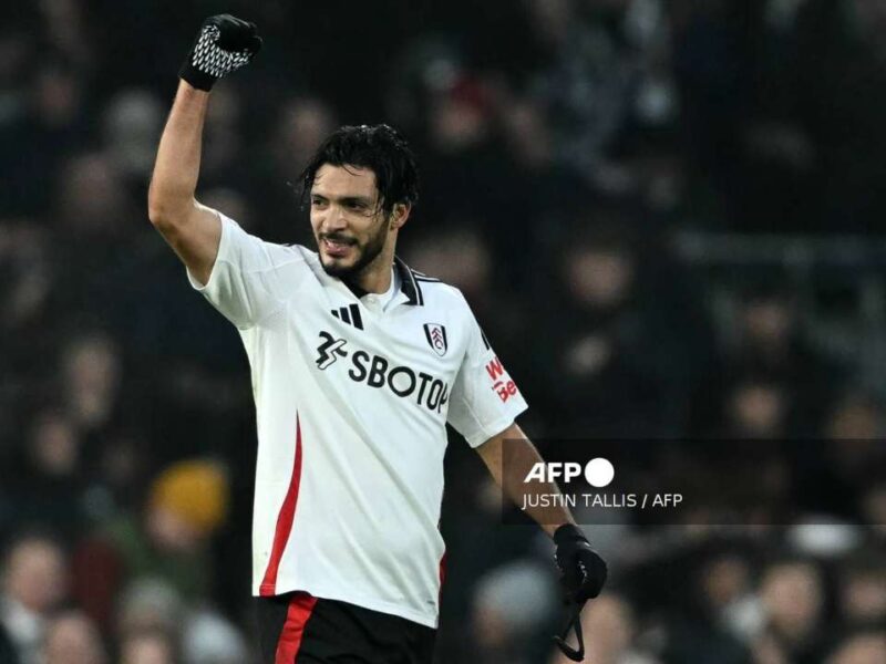 Roba un balón y termina en anotación: Así el golazo de Raúl Jiménez con Fulham