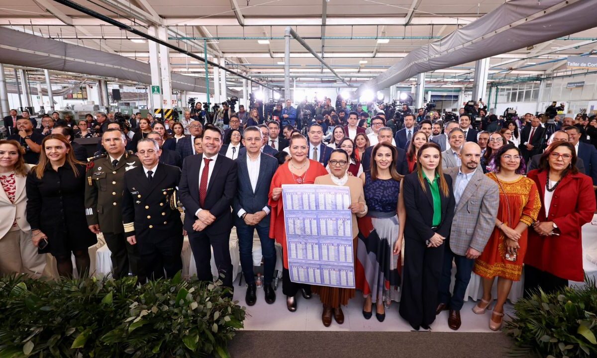 Durante el arranque de la impresión de boletas para la elección judicial Rosa Icela expresó que el proceso será todo un éxito.