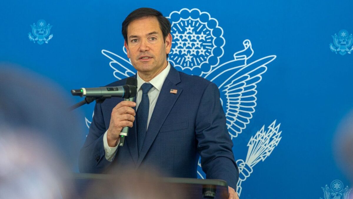 Marco Rubio agradeció al Gobierno de México por recibir vuelos de deportación al sur del país.