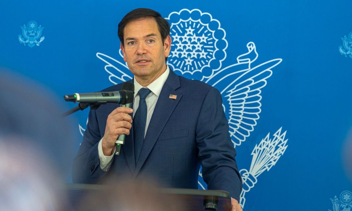 Marco Rubio agradeció al Gobierno de México por recibir vuelos de deportación al sur del país.