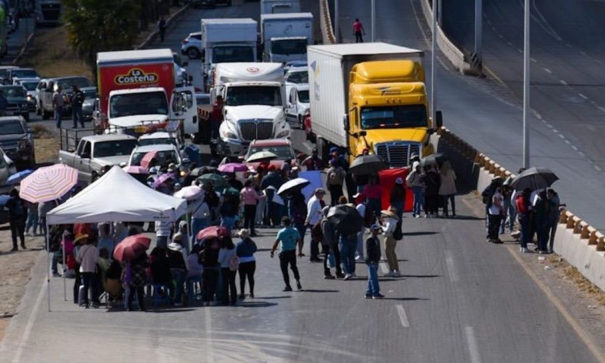 La Sección 22 del SNTE anunció un paro de labores de 48 horas para el próximo 27 y 28 de febrero; bloquearán casetas.