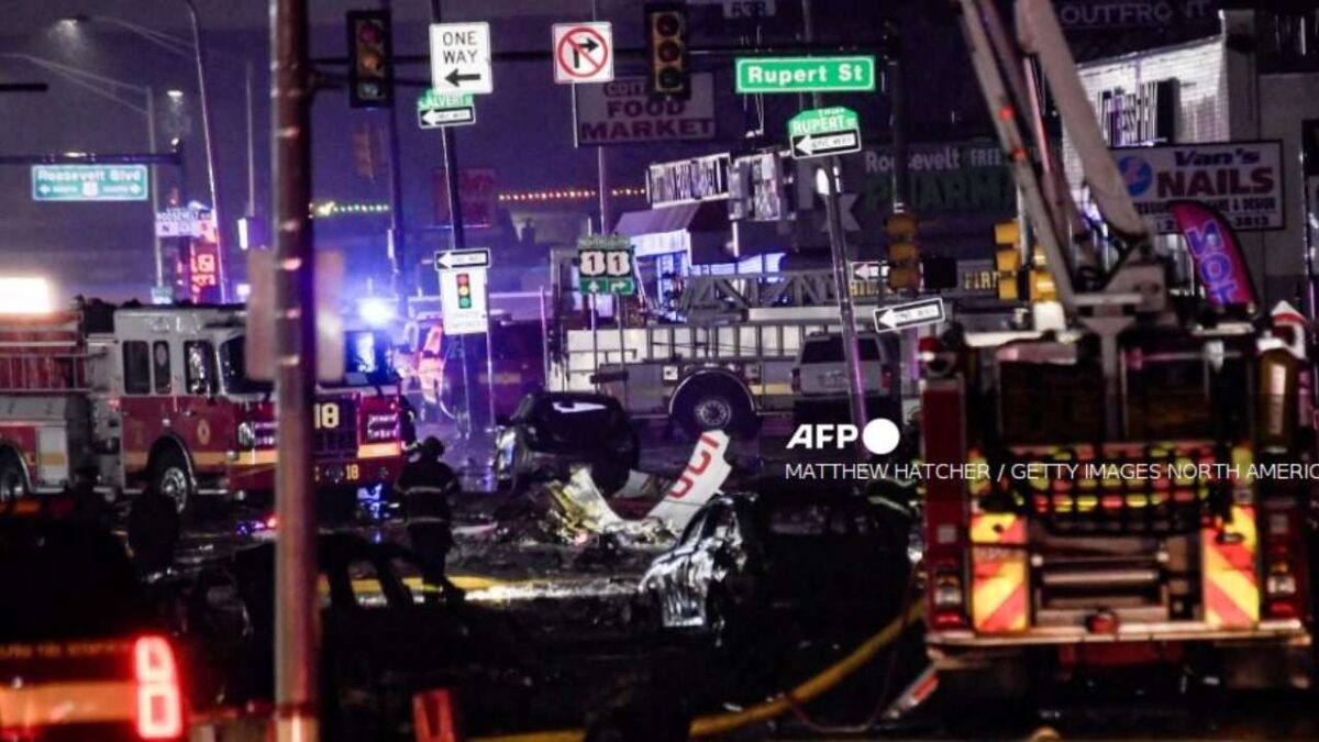 Autoridades locales dieron un balance de los muertos y heridos por el accidente aéreo en Filadelfia.