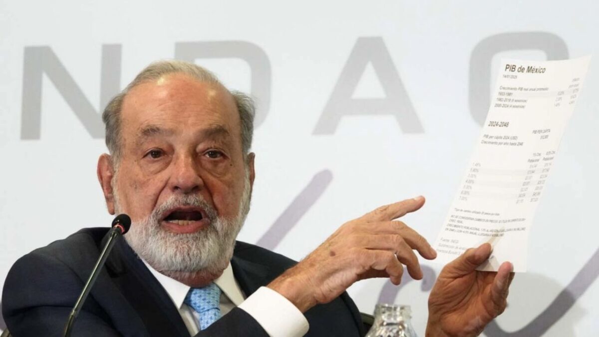 Carlos Slim en conferencia de prensa donde habló de "un mal recuerdo del IFT”.