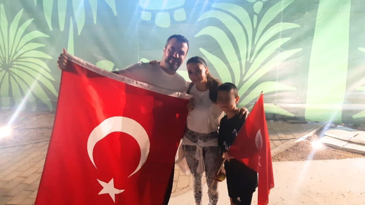 Bulent Akpinar Ankara, ciudadano de Turquía, de 45 años de edad, junto con su familia para presenciar el Mérida Open 2025.