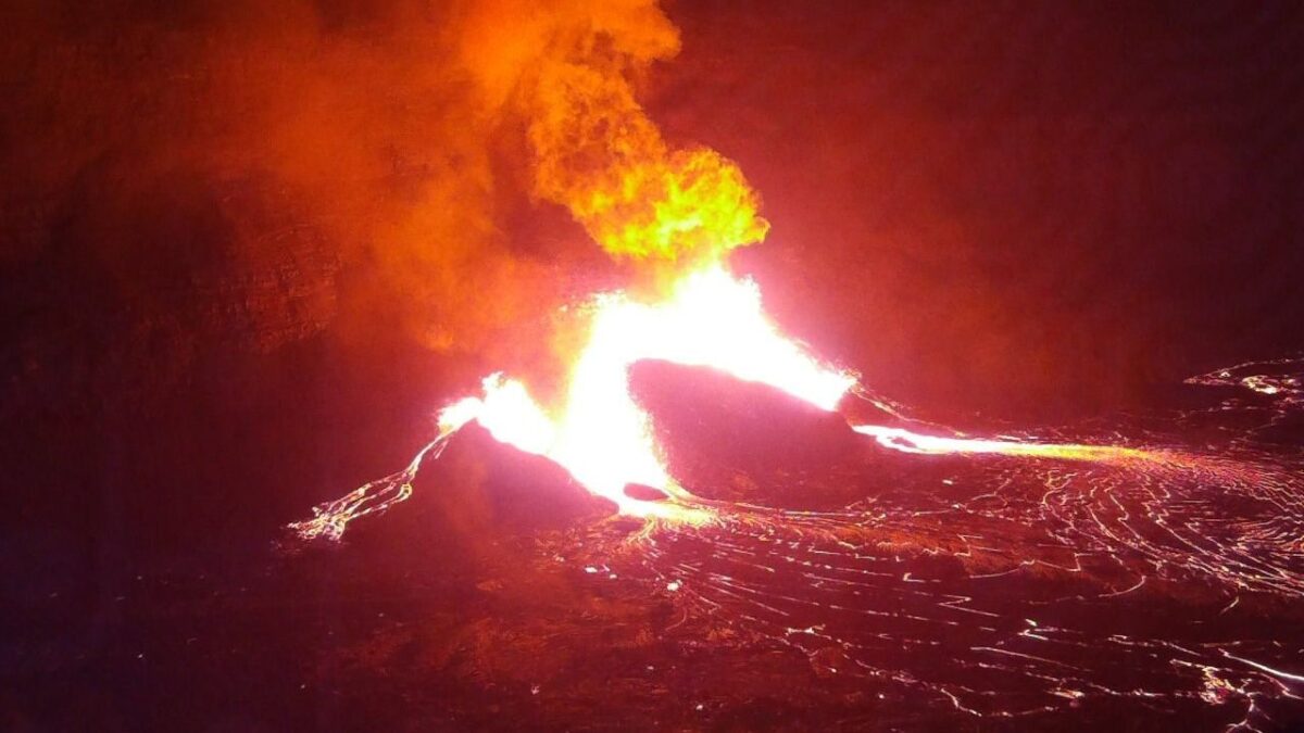 Volcán Kilauea vuelve a hacer erupción en Hawái