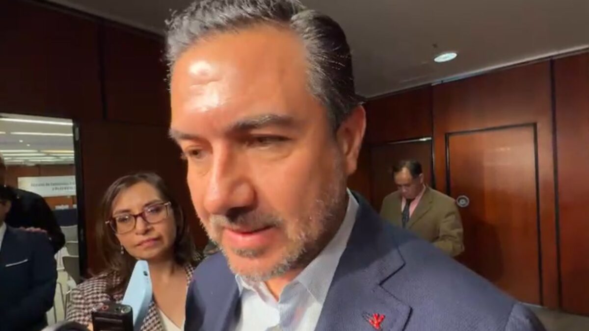 El senador Miguel Ángel Yunes calificó de "vil mentira" la acusasión de presunto lavado de dinero que hizo Rocío Nahle, gobernadora de Veracruz en su contra.