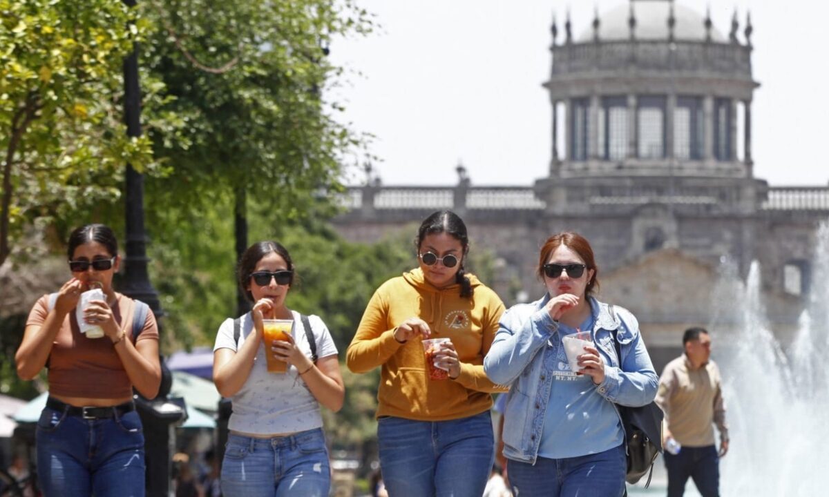 El clima hoy será muy caluroso, pese al frente frío 32