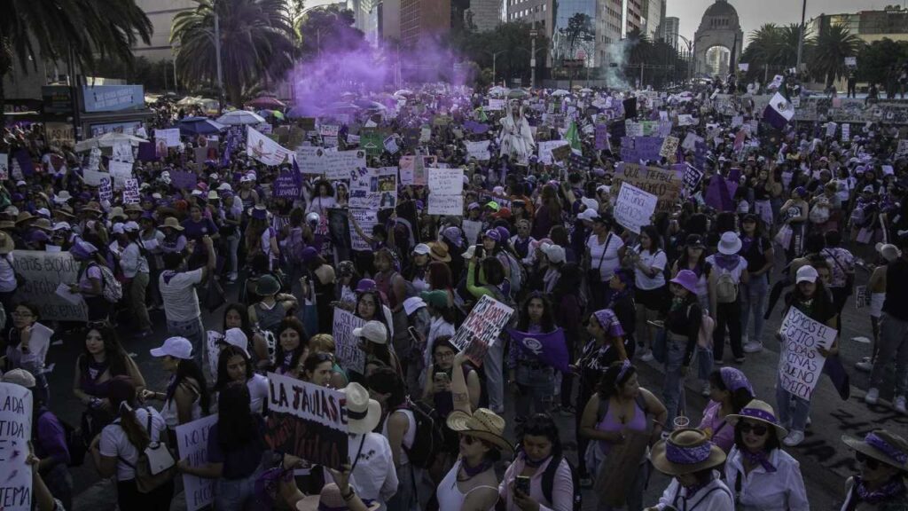 Por el Día Internacional de la Mujer, mejor conocido como 8M, te traemos autoras y libros para entender la conmemoración.