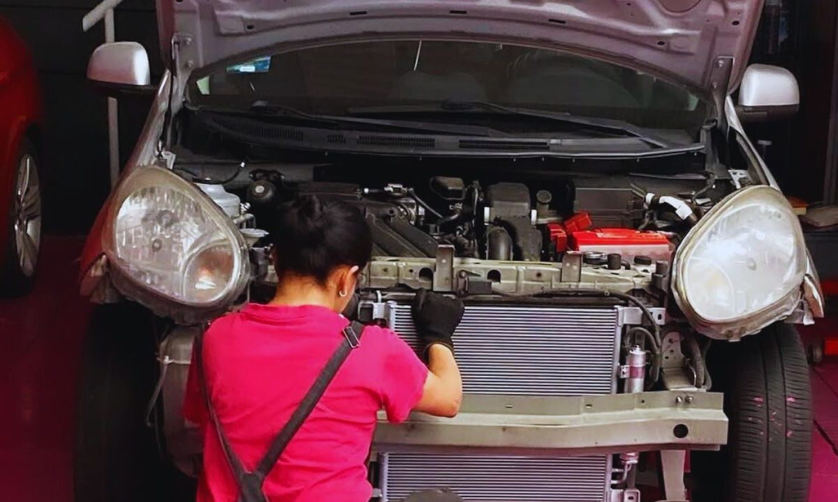 Beatriz Jiménez, fundadora del primer taller mecánico de mujeres en México ya se convirtió también en piloto y después de correr un rally, ahora estará en el Autódromo con la Noticopa 2025