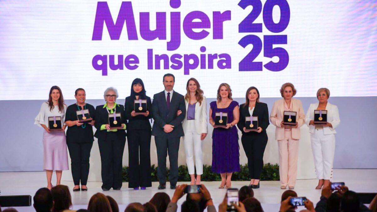 Ocho destacadas regiomontanas fueron reconocidas hoy con la medalla municipal al mérito “Mujer que inspira” 2025