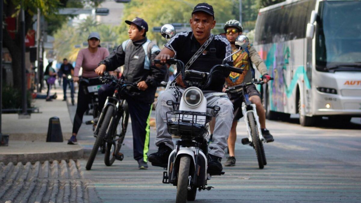 En conferencia, la mandataria capitalina dio a conocer algunas medidas que se implementarán en vehículos no motorizados para garantizar la seguridad vial.