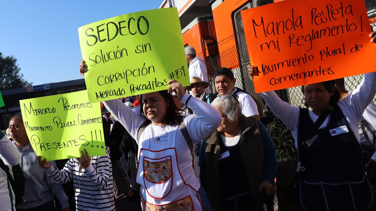 Los locatarios marcharon y bloquearon Calzada de Tlalpan 