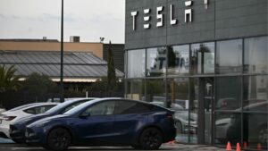 Donald Trump dijo que se comprará un Tesla nuevo para demostrar su apoyo a su asesor y propietario de la marca, Elon Musk.