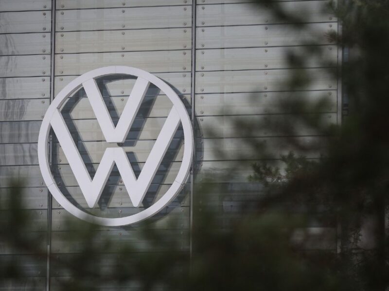 Volkswagen cayó 30.6% en 2024 por menores ventas