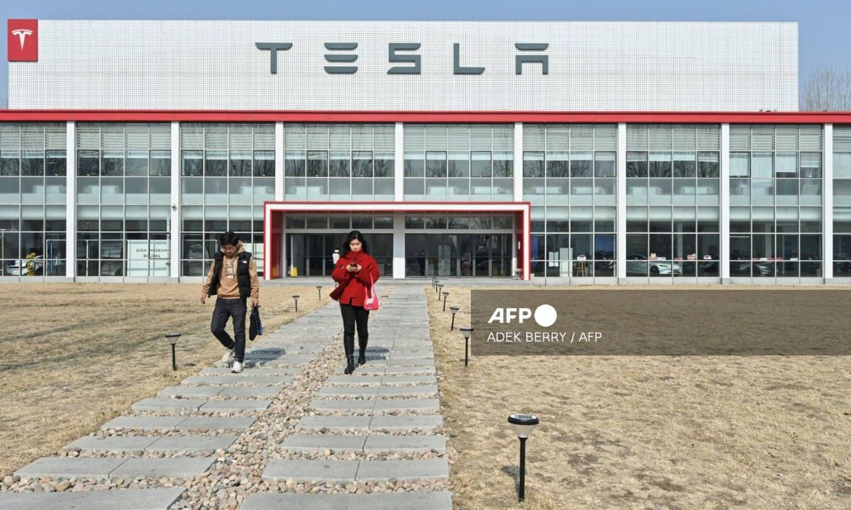 Acciones de Tesla se desploman e la bolsa tras temores de recesión