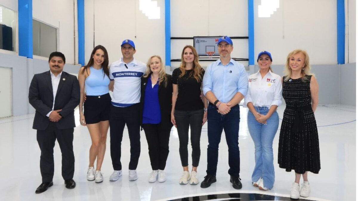 Adrián de la Garza inauguró la remodelación del gimnasio polivalente y una cancha en Ciudad Deportiva con apoyo de los Mavericks de Dallas.