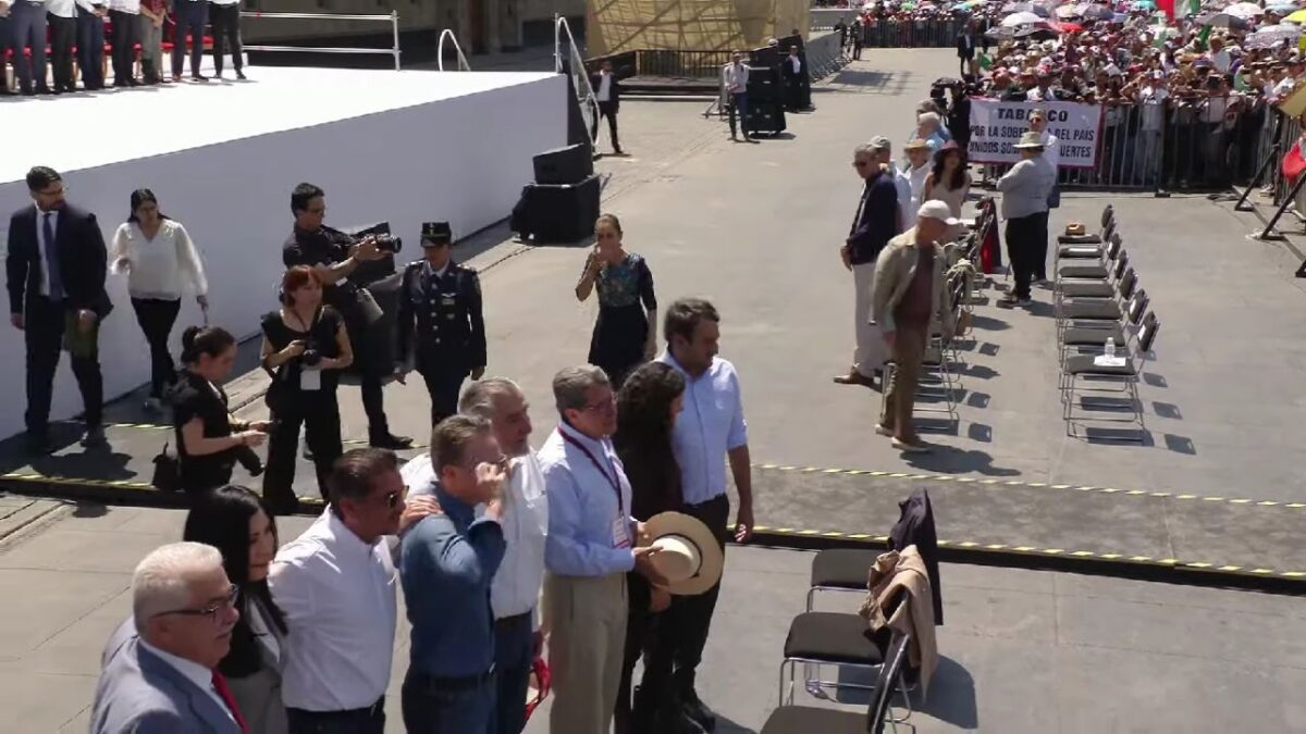 Andy López, Luisa Alcalde, Ricardo Monreal y Adán Augusto López se perdieron el saludo de Sheinbaum porque estaban de espaldas en el paso de la mandataria.