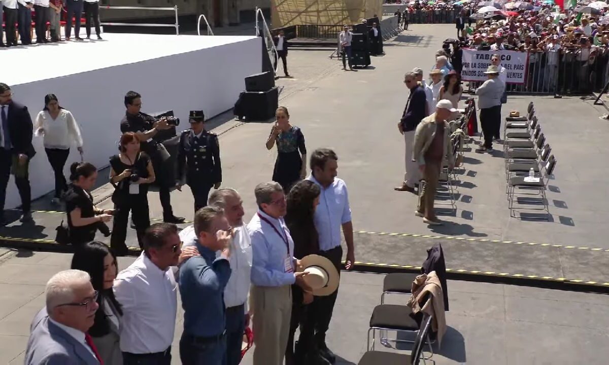 Andy López, Luisa Alcalde, Ricardo Monreal y Adán Augusto López se perdieron el saludo de Sheinbaum porque estaban de espaldas en el paso de la mandataria.