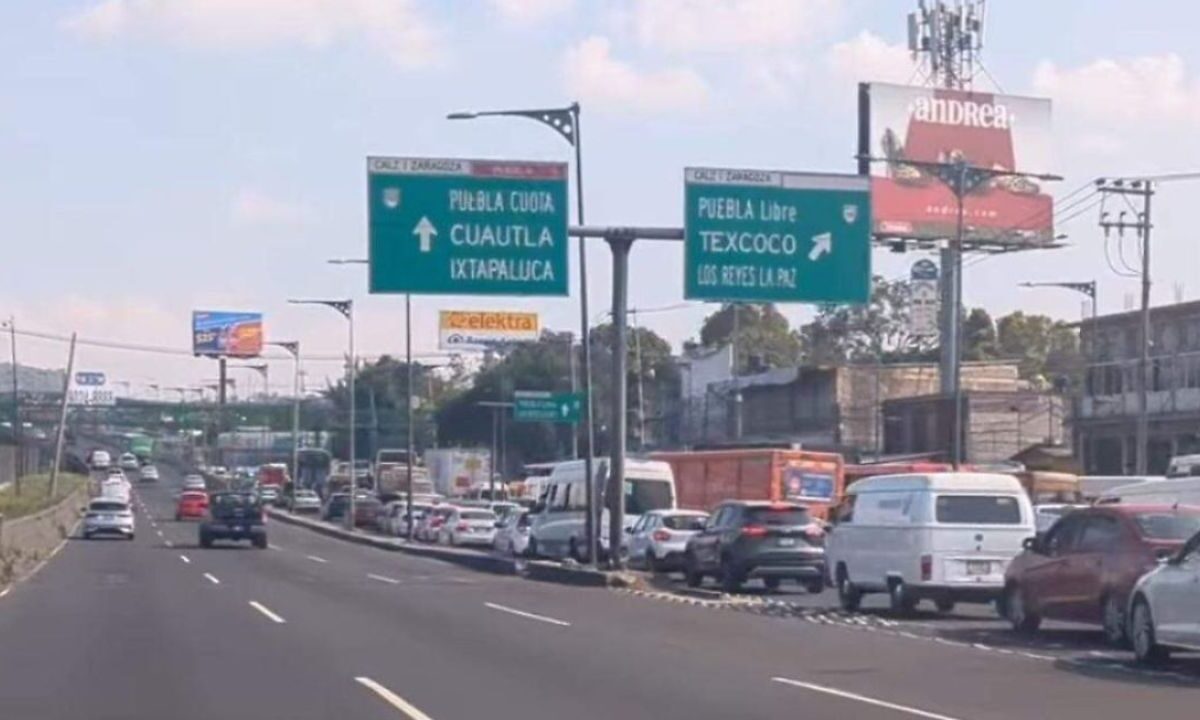 Estudiantes anunciaron bloqueos carreteros en el Estado de México.