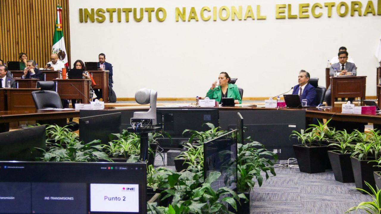 Aprueba INE mapa electoral de siete entidades para elección judicial.