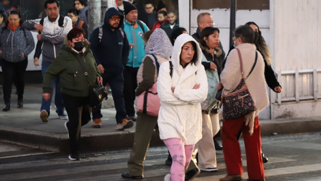 De acuerdo con el reporte del clima, durante la mañana y noche, hay posibilidad de ambiente frío a muy frío