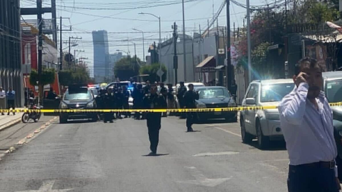 Balacera al exterior de la UPAEP deja un herido.