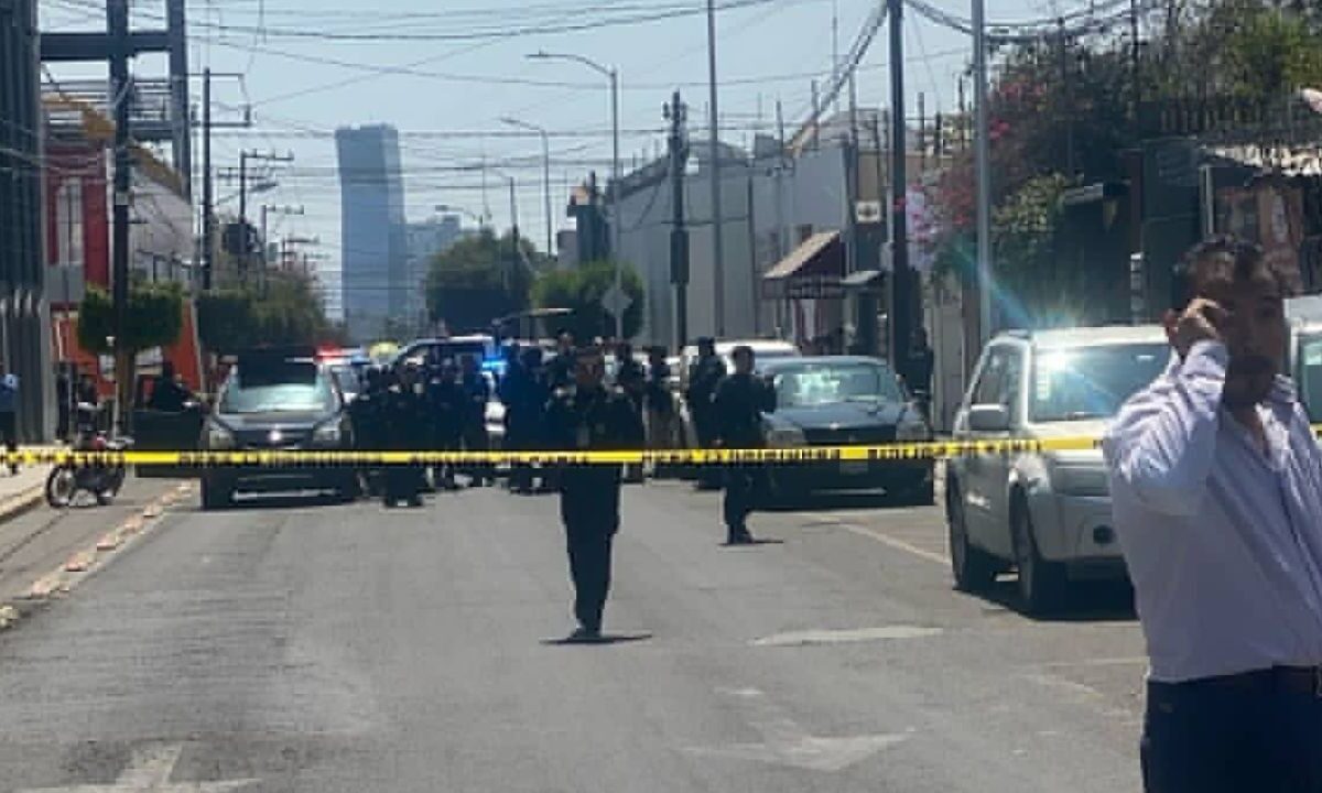 Balacera al exterior de la UPAEP deja un herido.