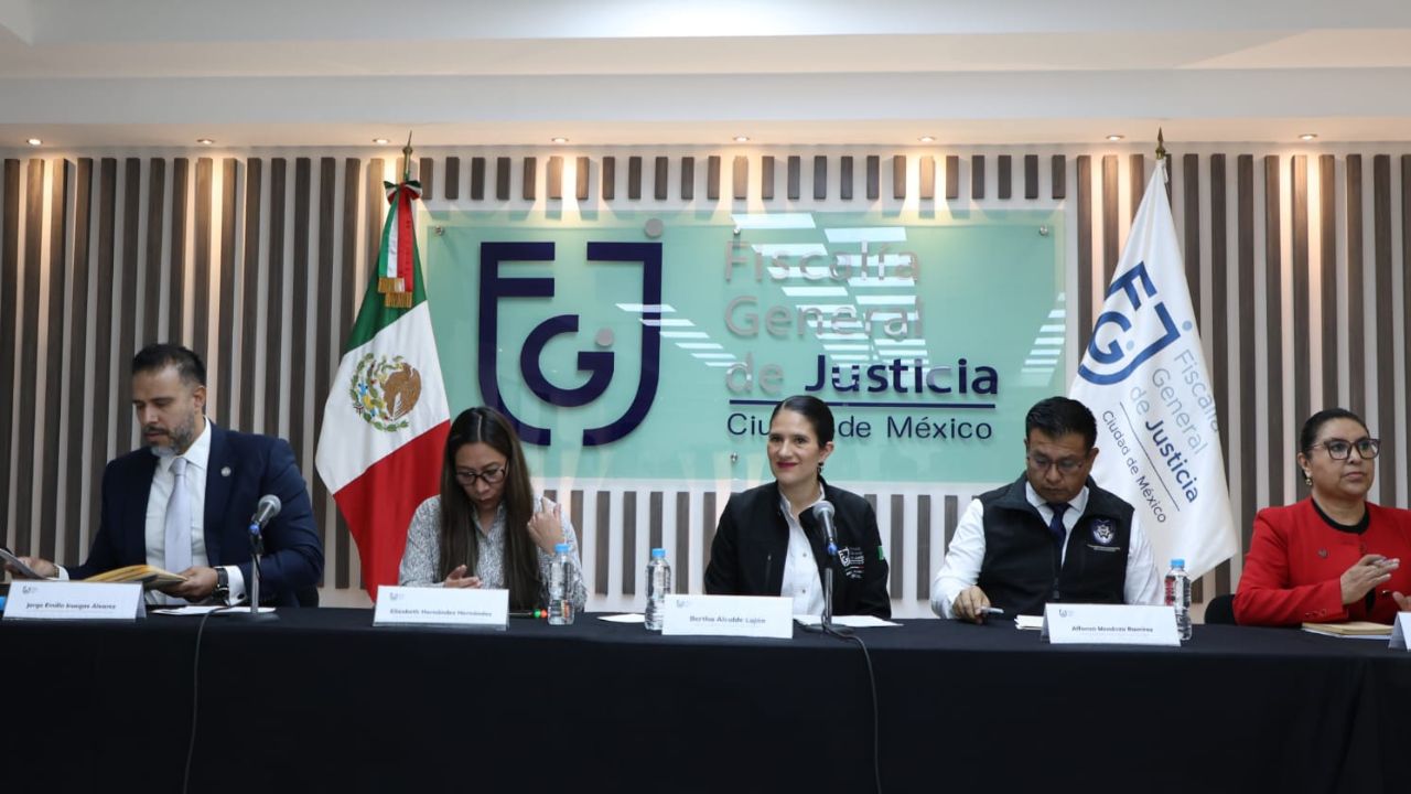 Bertha Alcalde en conferencia de Prensa CDMX