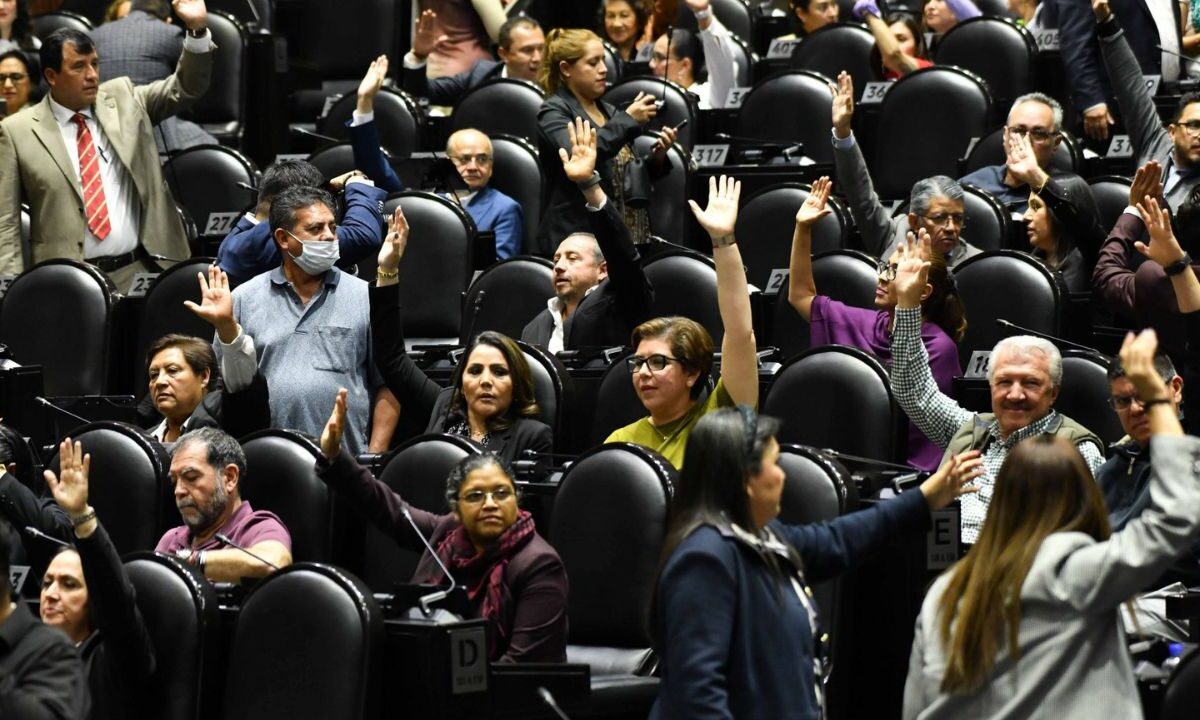 Cámara de Diputados aprueba reforma contra el nepotismo y no reelección.