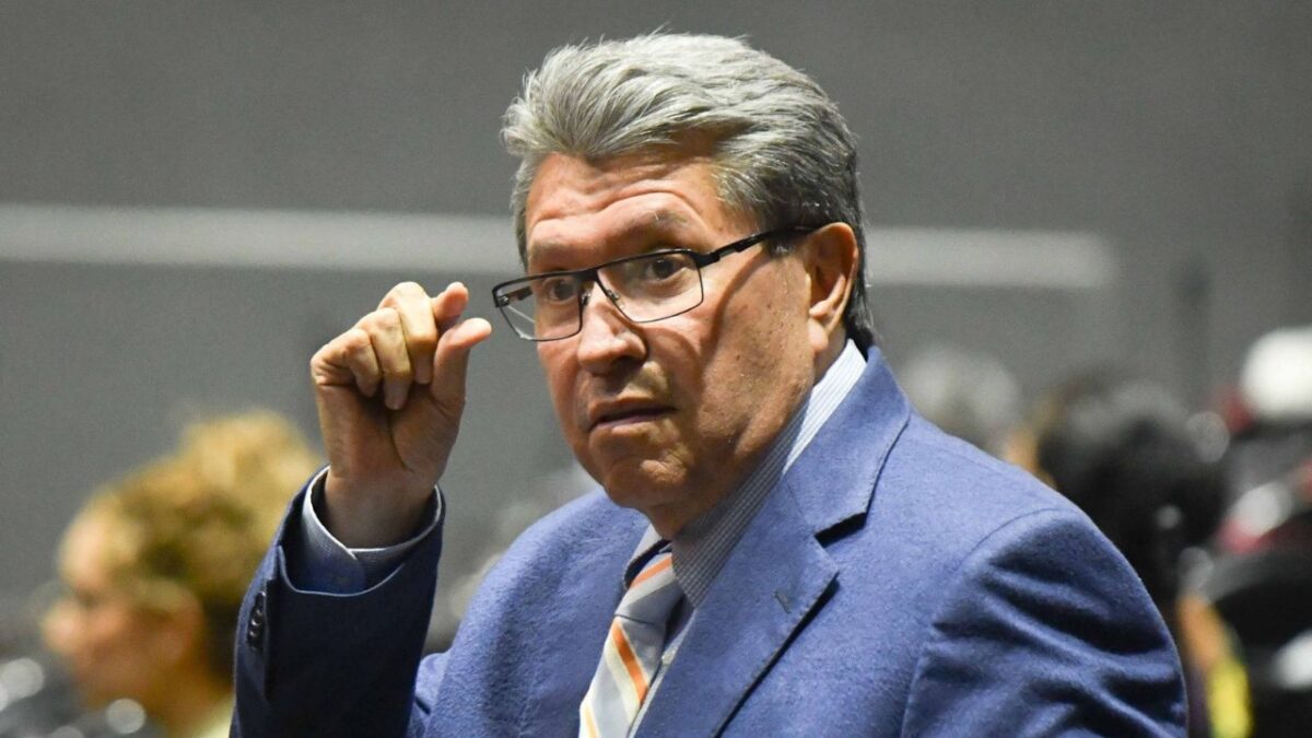 Ricardo Monreal, coordinador del grupo parlamentario de Morena en la Cámara de Diputados, señaló que están en alerta máxima en el caso de la imposición de aranceles por parte de Estados Unidos.