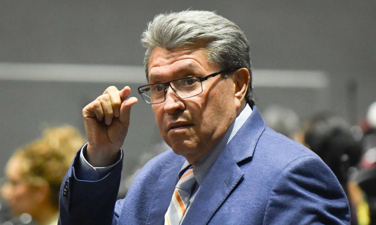 Ricardo Monreal, coordinador del grupo parlamentario de Morena en la Cámara de Diputados, señaló que están en alerta máxima en el caso de la imposición de aranceles por parte de Estados Unidos.