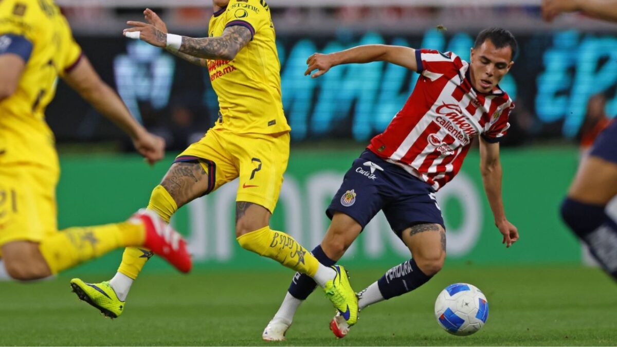 Chivas le pega al América con un autogol en el juego de ida de los octavos de final de la Concacaf Champions Cup.