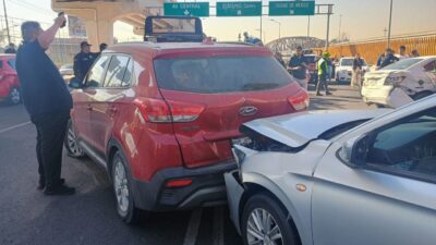 Un total de 9 personas resultaron lesionadas tras el choque múltiple entre 11 vehículos en la vía Morelos y Puente de Fierro, en Ecatepec.