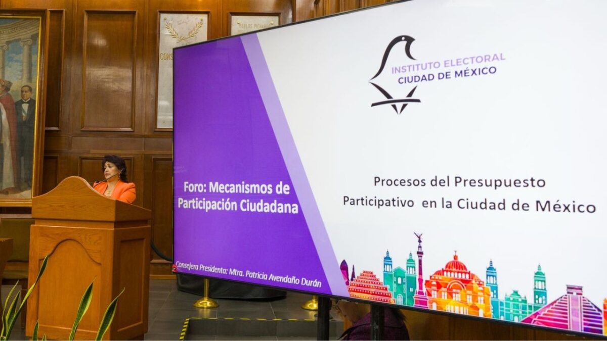 Patricia Avendaño, presidenta del IECM, durante su intervención en el foro Mecanismos de Participación Ciudadana, organizado por el Congreso del Estado de México, compartiendo experiencia del Presupuesto Participativo.