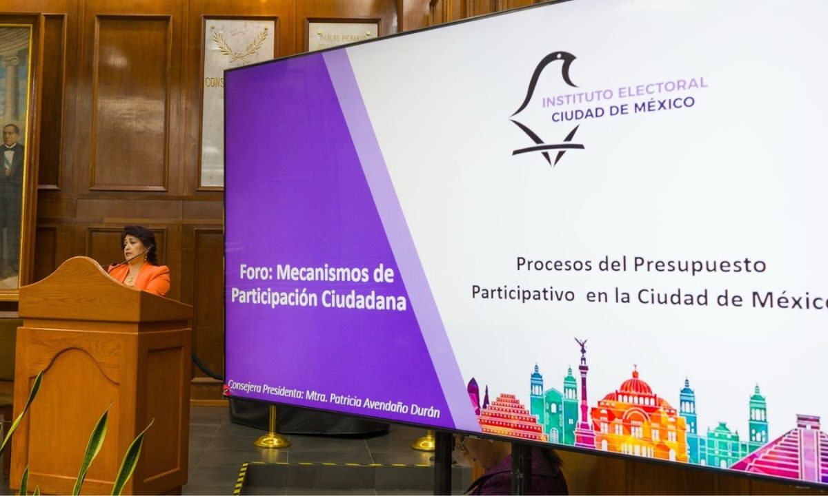 Patricia Avendaño, presidenta del IECM, durante su intervención en el foro Mecanismos de Participación Ciudadana, organizado por el Congreso del Estado de México, compartiendo experiencia del Presupuesto Participativo.