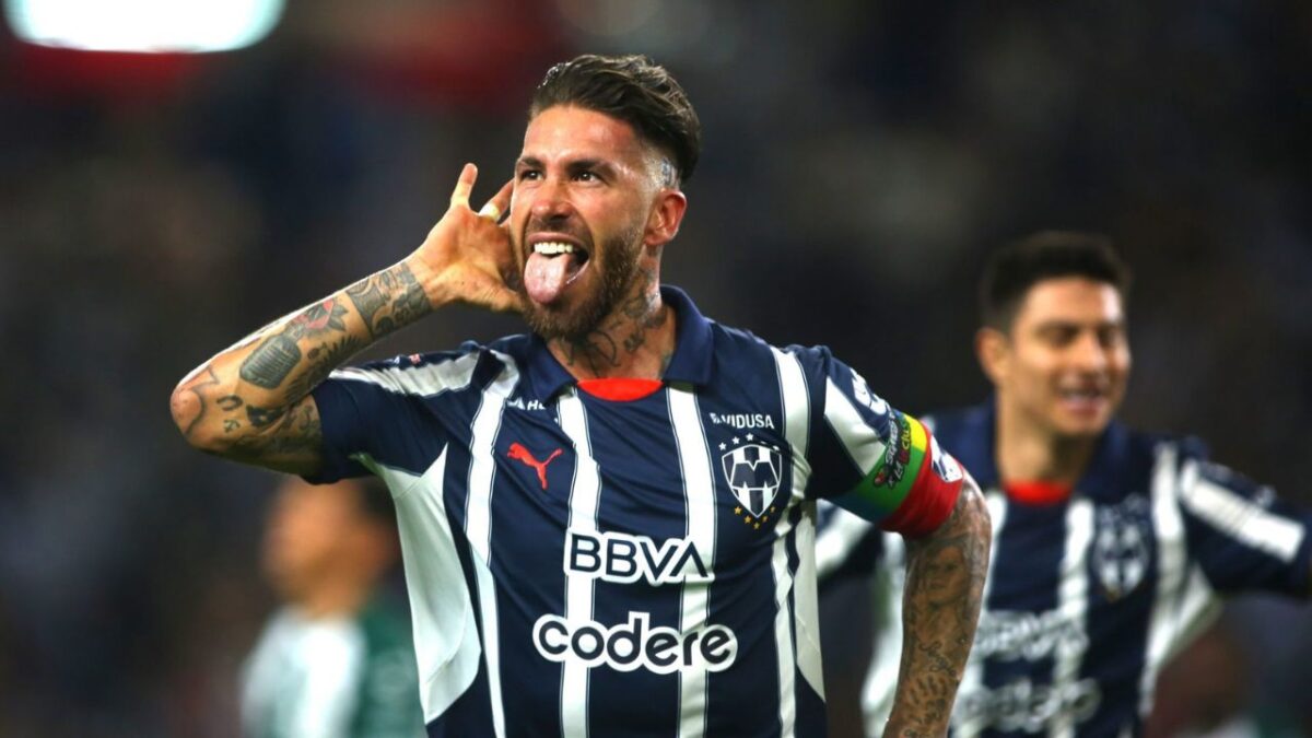 Sergio Ramos marcó su primer gol en la Liga MX con Rayados de Monterrey.