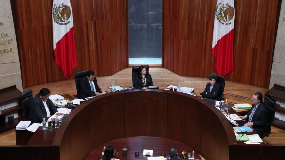 La Sala Superior del TEPJF confirmó el acuerdo del Consejo General del INE que determina topes de gastos para candidatos al poder judicial.