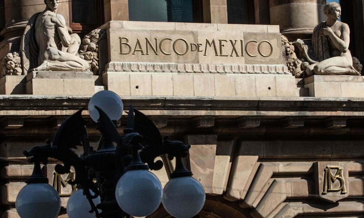 Banxico reduce tasas de interes