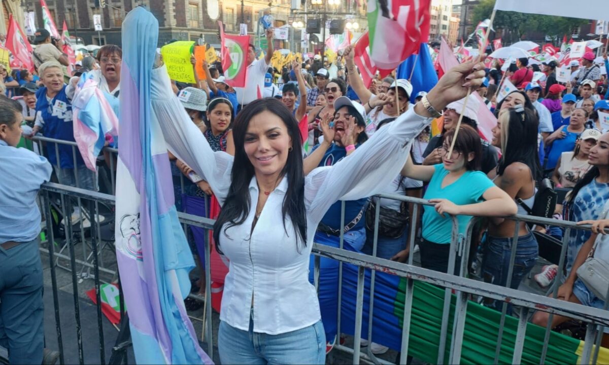 Diputada pide colocar bandera trans en monumentos